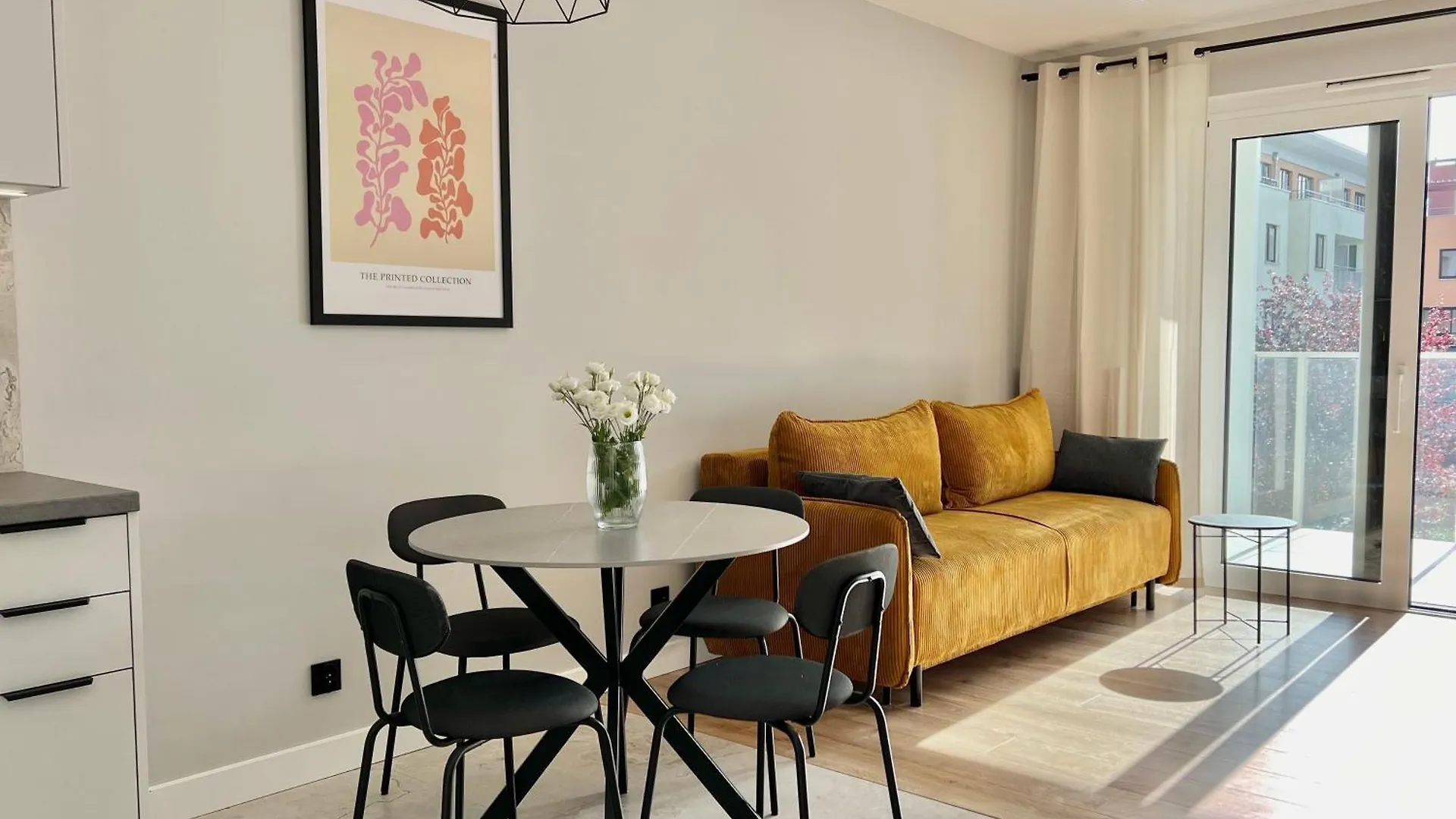 Gold Perlowa Przystan Parking W Cenie 650M Do Plazy Nowoczesne Swiezo Oddane Apartamenty Parkplatz Inklusive 650M Zum Strand Moderne Neu Fertiggestellte Apartments Parking Included 650M To The Beach Newly Completed Modern Apartments Kolobrzeg 0*,  Poland